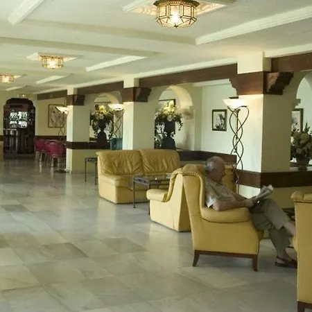 Tropicana Hotel 2*